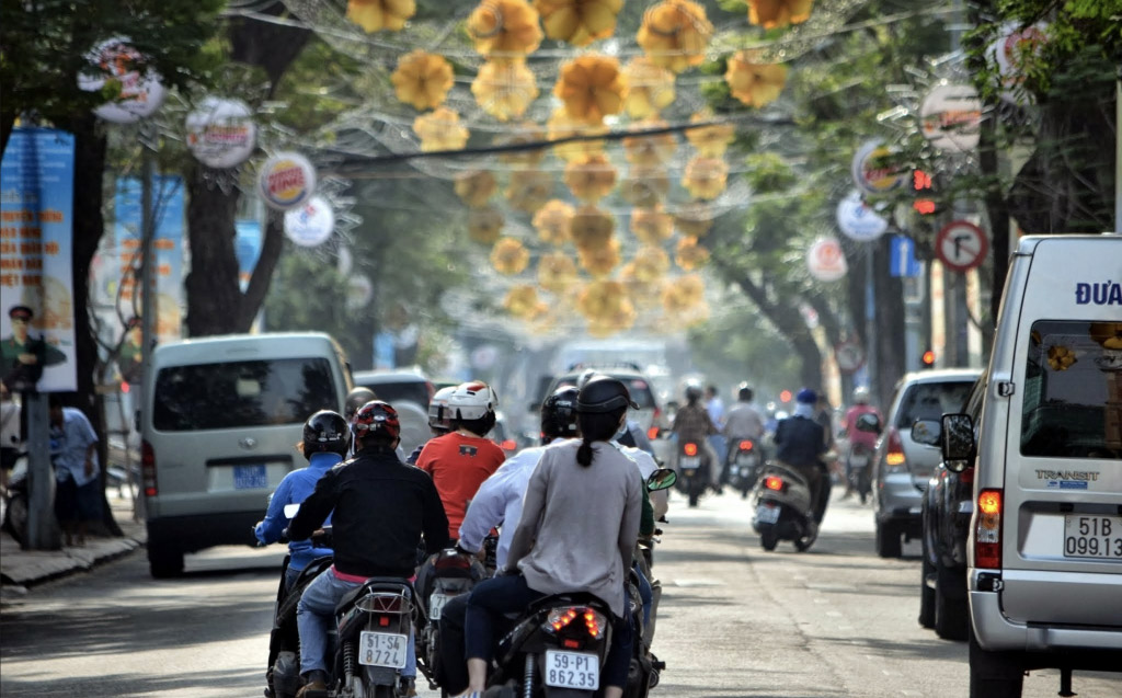 Reasons To Intern In Vietnam - Learn to love the chaotic lifestyle of Vietnam