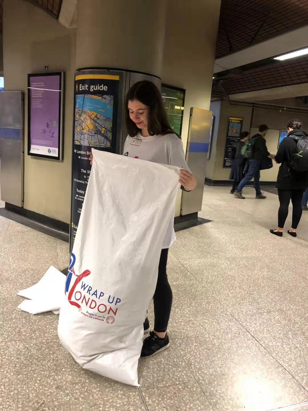 Helping to Wrap Up London Leader of Global Internships CRCC Asia