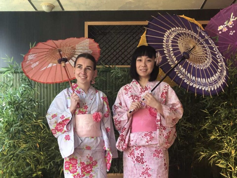 doing an Internship in Japan - CRCC Asia interns at a tea ceremony in Tokyo in December